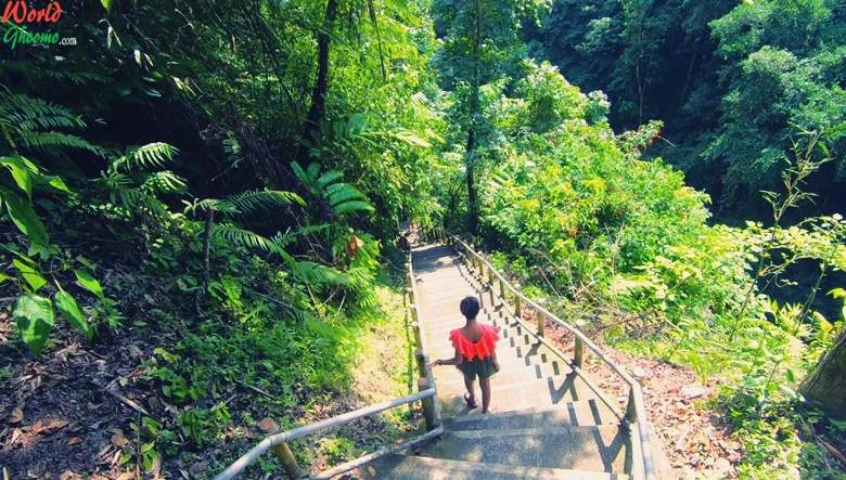 Route to Nungnung Waterfall in Bali