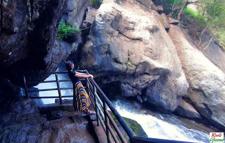 Wayanad Best Waterfalls Meenmutti