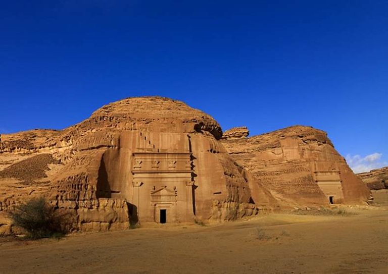 Saudi Arabia Offers Tourist Visas for First Time